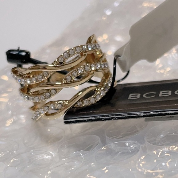 NWT 5 GIFTABLE NEW WITH TAGS crystal rhinestone gold promise BCBG cocktail ring - Picture 5 of 9